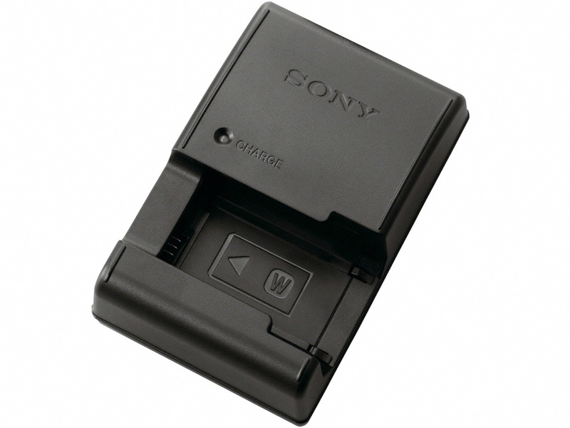 <b>対応のチャージャー「BC-VW1」（6,615円）</b>