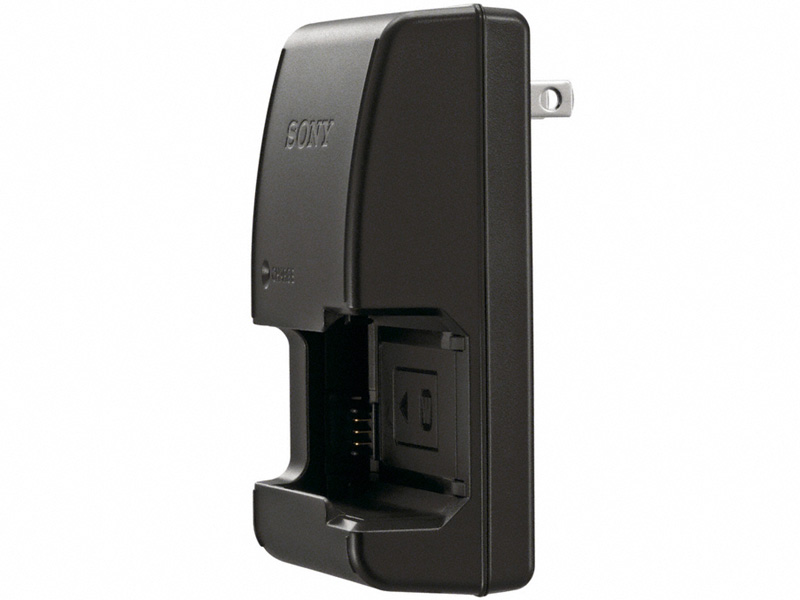 <b>対応のチャージャー「BC-VW1」（6,615円）</b>