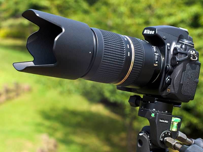<b>D700に装着した「SP 70-300mm F4-5.6 Di VC USD」</b>