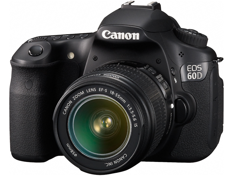 <b>EF-S 18-55mm F3.5-5.6 ISを装着したEOS 60D</b>