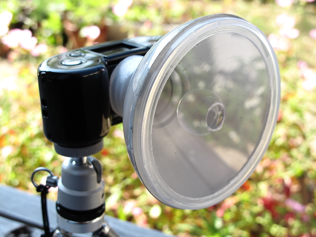 <b>すいでんさんの「宙玉ハリネズミ」。電球のリフレクターみたいに見えたけど、シャンプーの容器を利用したそうだ。このフォルムは好きだなあ</b>