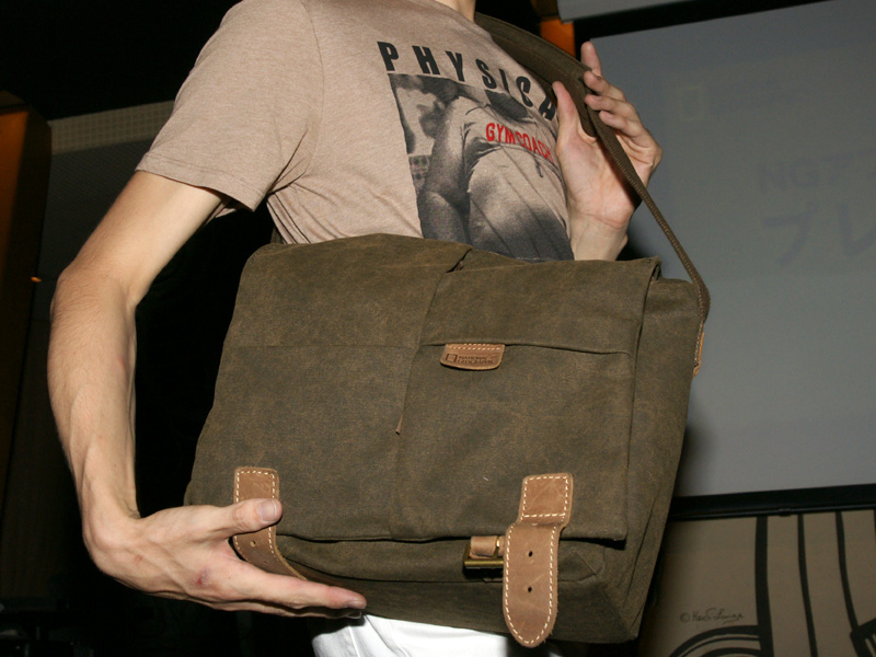 <b>中型サッチェルバッグNG A2560</b>