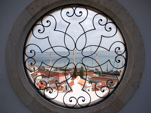 <b>(c)Kazuyuki Okajima</b>