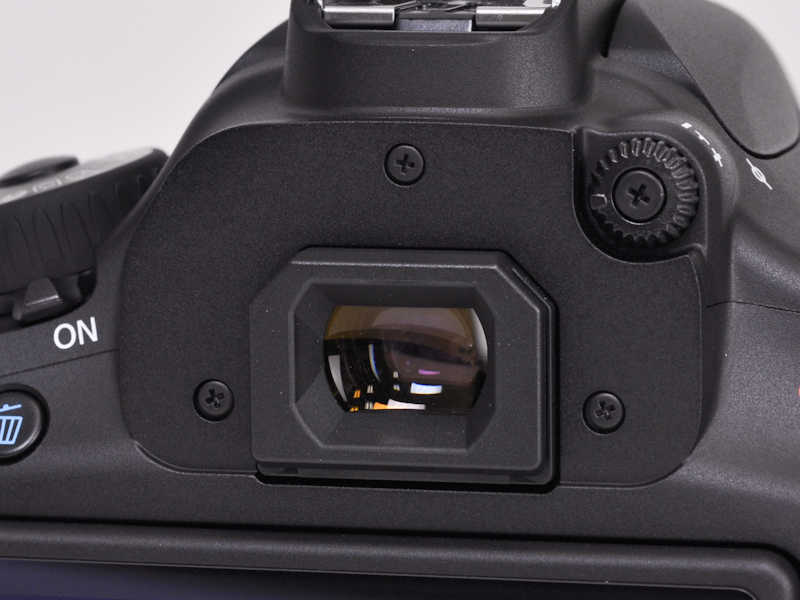 <b>アイカップを外したところ</b>