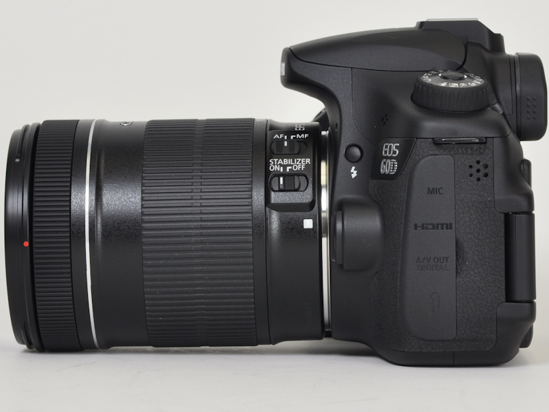 <b>EF-S 18-135mm F3.5-5.6 ISを装着したEOS 60D</b>