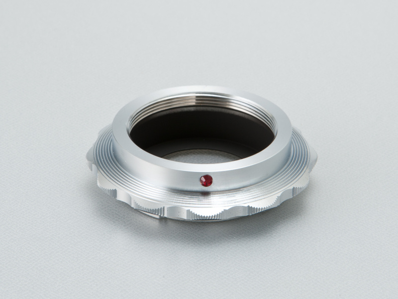 <b>三晃精機のライカLマウントアダプターは、メーカー直販で1万円にて販売する</b>