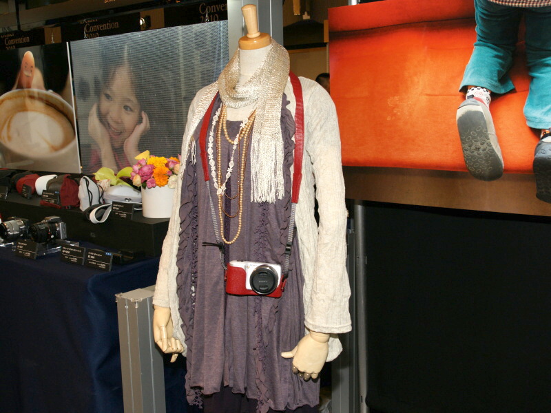 <b>マネキンがNEX-3を身につけていた</b>