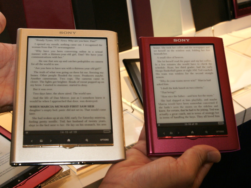 <b>コンベンション会場には2モデルを展示。来場者の注目を集めていた</b>