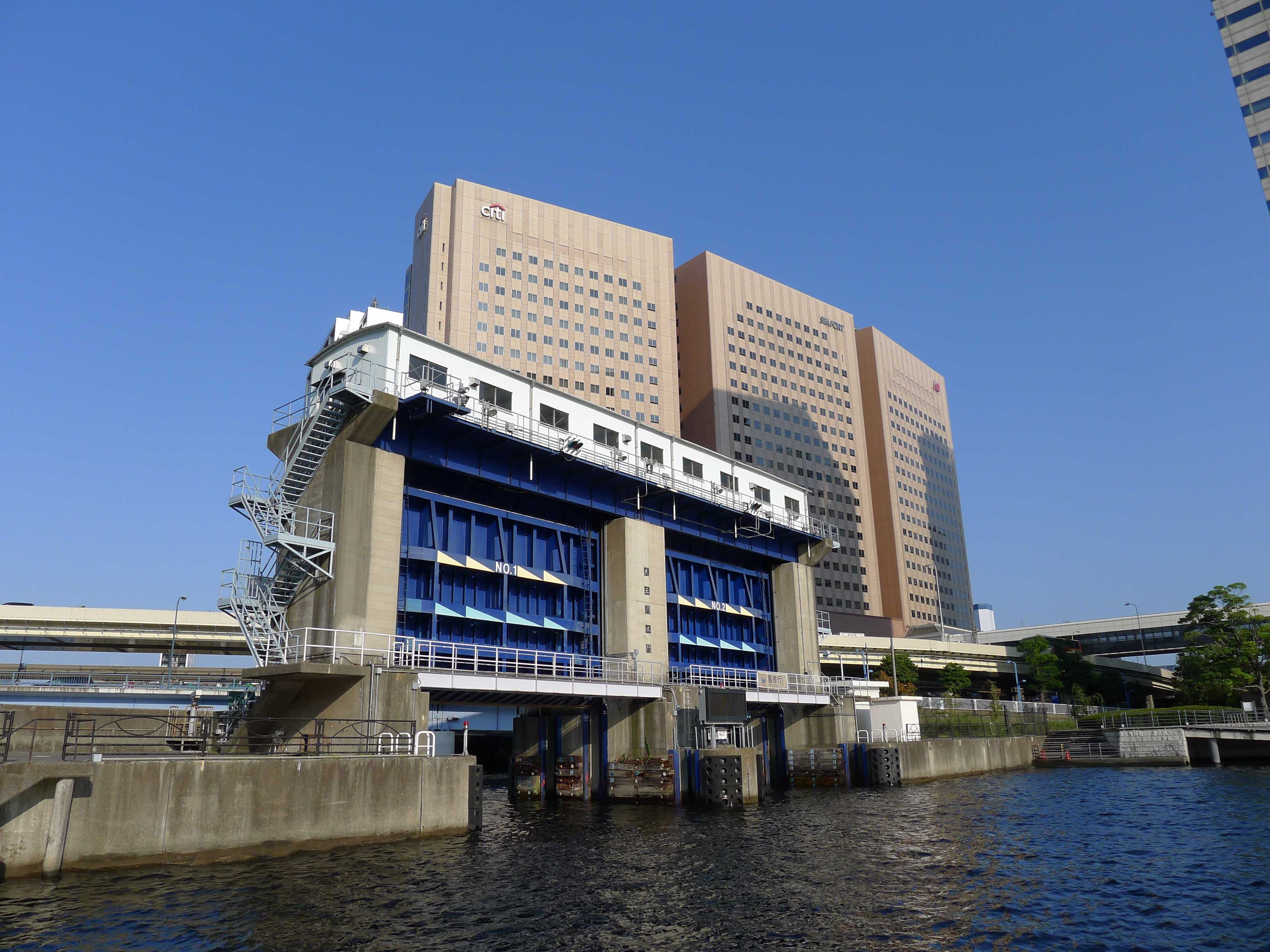 <b>マイカラーオフ<br>DMC-LX5 / 約3.8MB / 3,648×2,736 / 1/800秒 / F4 / 0EV / ISO80 / WB:オート / 5.1mm</b>