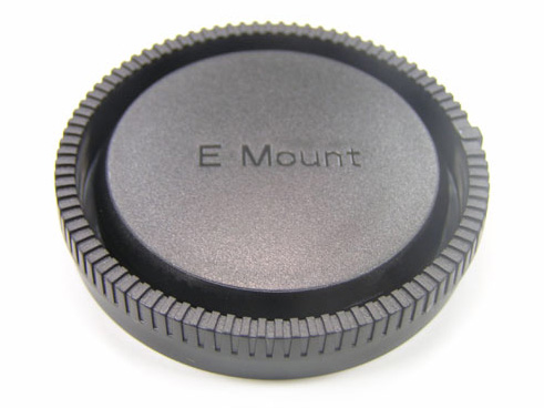 <b>SONY Eマウント用レンズリアキャップ（UNX-8518）</b>