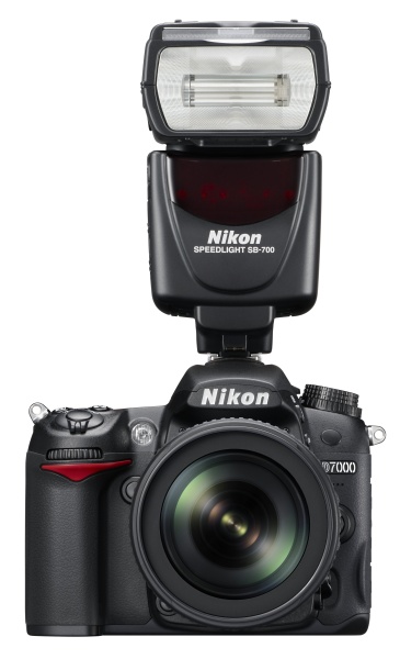 <b>D7000に装着したところ</b>