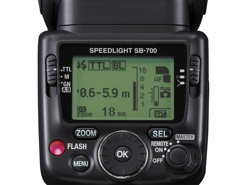 <b>背面にLCDモニターを装備</b>