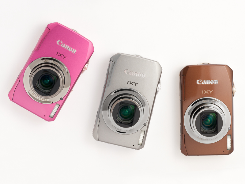 <b>カラーバリエーションはブラウン、シルバー、ピンクの3色</b>