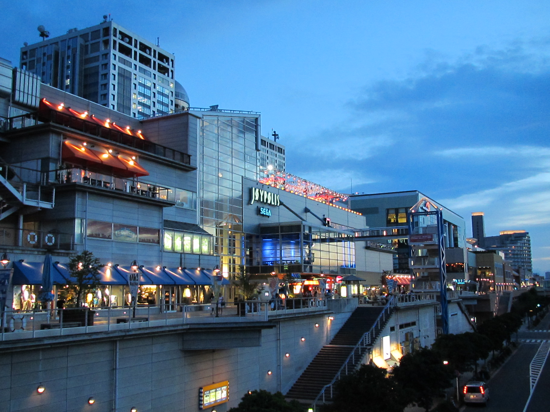 <b>ローライトモード（ISO800）<br>IXY 50S / 1,824×1,368 / 1/60秒 / F3.4 / -0.7EV / WB:太陽光 / 6.3mm（36mm相当）</b>