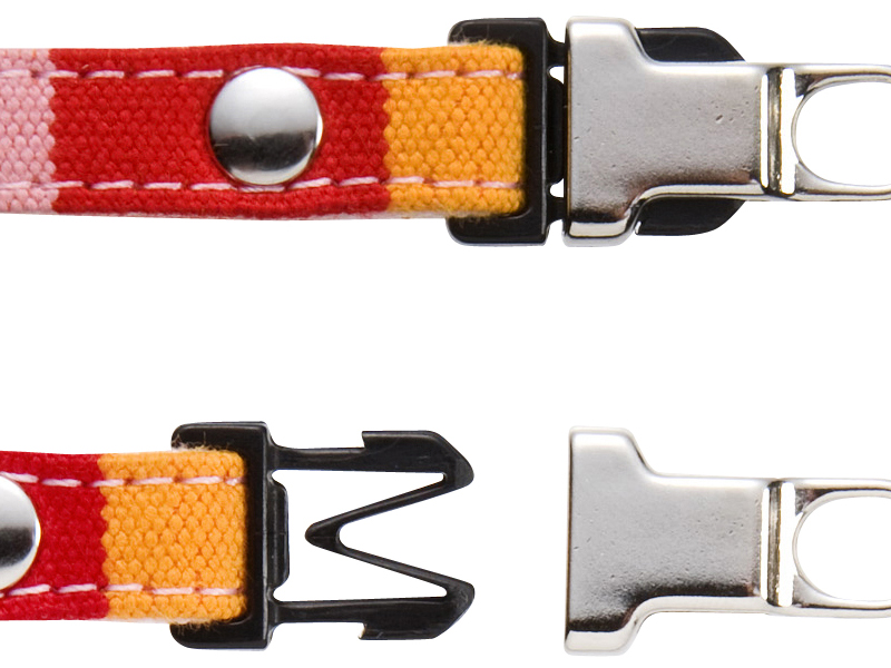 <b>ストラップ取り付け部を着脱できる</b>