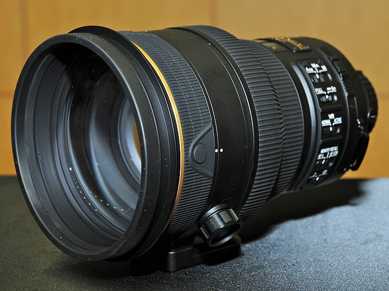 <b>AF-S NIKKOR 200mm F2 ED VR II。10月1日発売で、価格は86万1,000円</b>