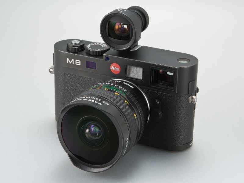 <b>ライカM8はAPS-H機なので、35mm判換算21mm相当となる。魚眼らしさが十分に感じられる画角だ</b>