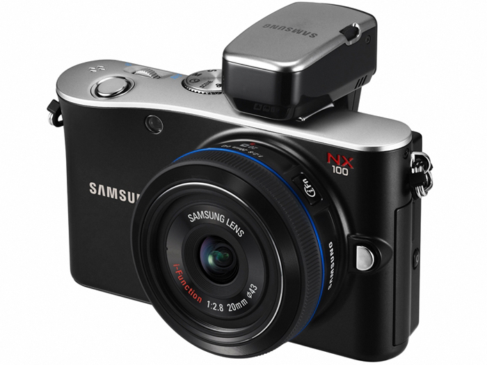 <b>EVFをブラックに装着したところ</b>