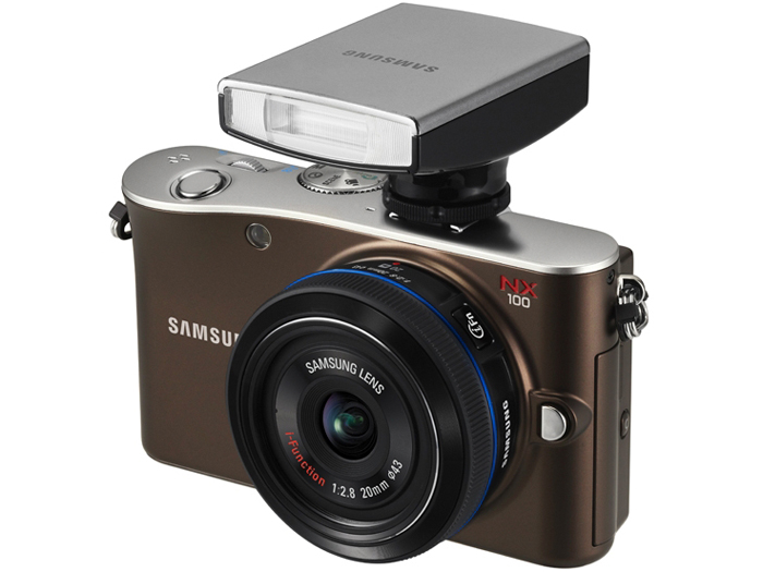 <b>クリップオンストロボ「SEF15A」</b>