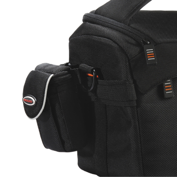 <b>アクセサリーを装着できるハンギングシステム</b>