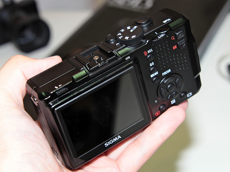 <b>国内でも30日の発売が決定したDP1x</b>