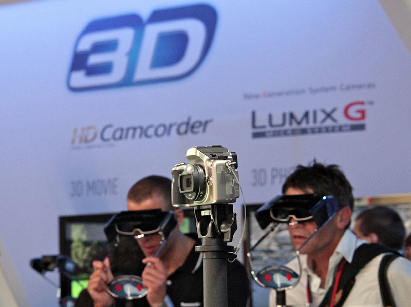 <b>ブースではLUMIX G 12.5mm F12のデモを実施</b>