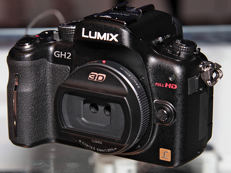 <b>DMC-GH2に装着したところ</b>