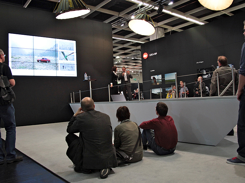 <b>船の形のステージでセミナーを行なっていた</b>