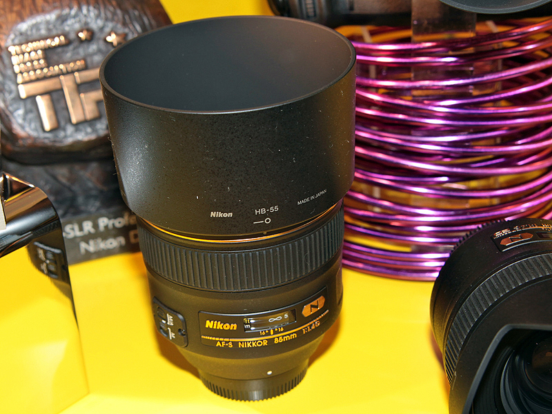 <b>新レンズの1つAF-S NIKKOR 85mm F1.4 G</b>