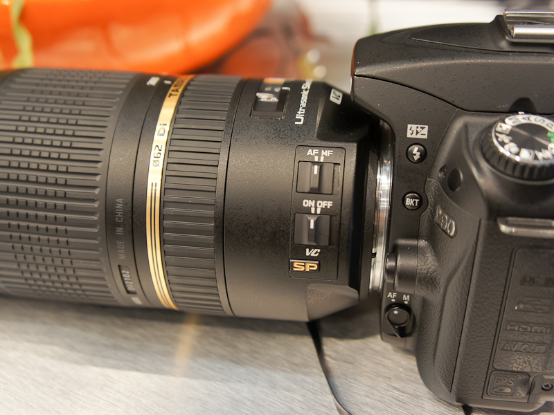 <b>AF/MF切り替えとVC（手ブレ補正）のON/OFFが設定できる</b>