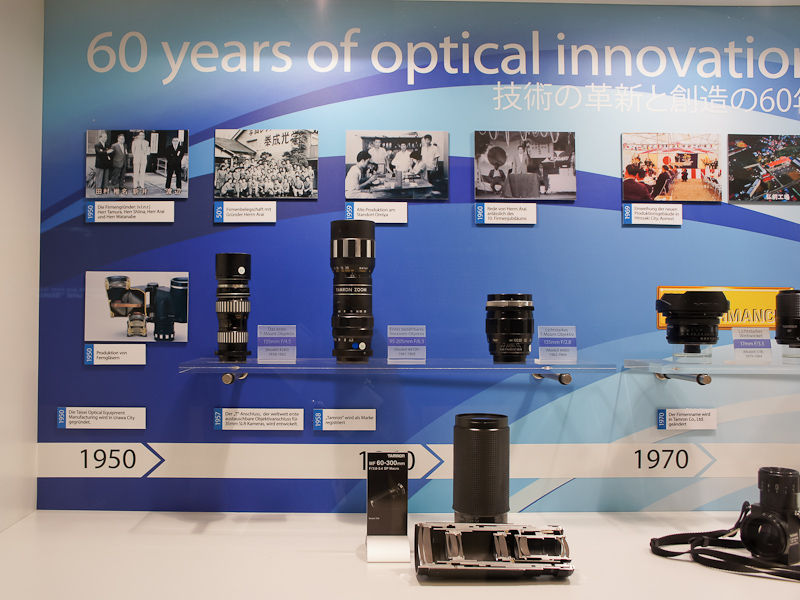 <b>左の3本はタムロンのTマウントレンズ。創業は1950年で、135mm F4.5のレンズは1958年製</b>