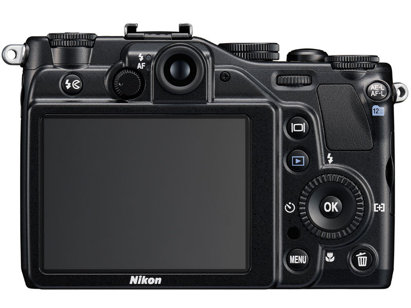 <b>COOLPIX Pシリーズの高級路線を受け継ぐCOOLPIX P7000</b>