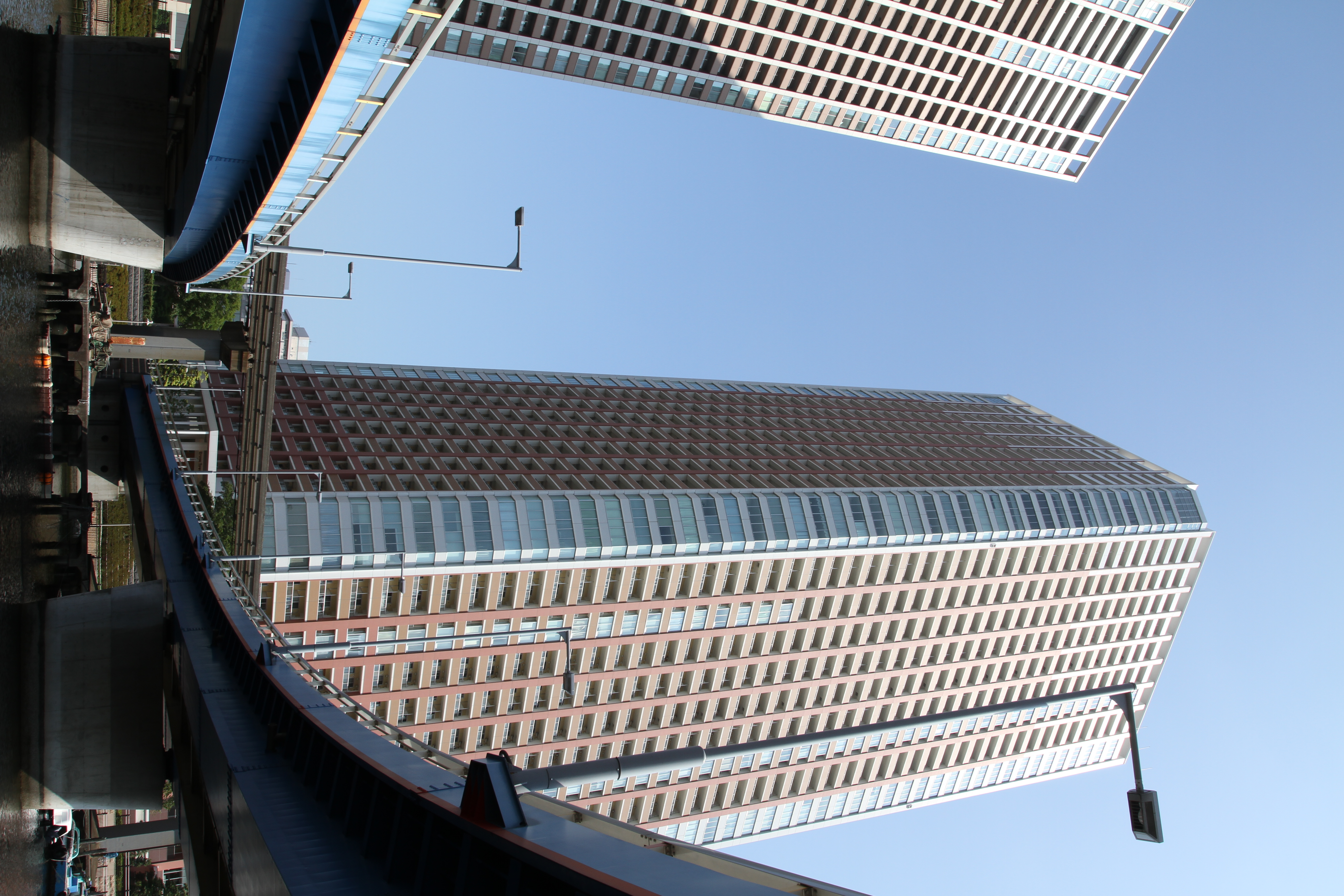 <b>EOS 7D / EF 17-40mm F4 L USM / 約6.1MB / 3,456×5,184 / 1/125秒 / F11 / 0EV / ISO100 / WB:オート / 17mm</b>