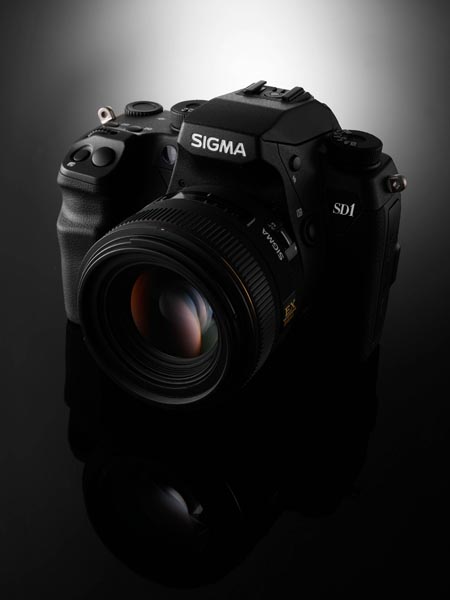 <b>SDシリーズで初めて防塵防滴性能を謳うSD1</b>