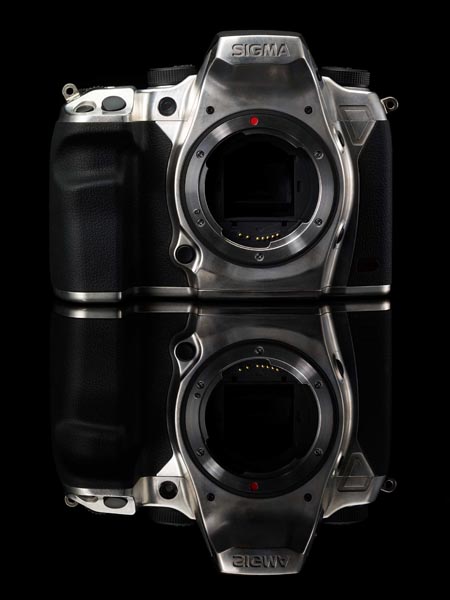 <b>SDシリーズで初めて防塵防滴性能を謳うSD1</b>