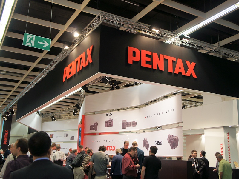<b>ペンタックスブース</b>
