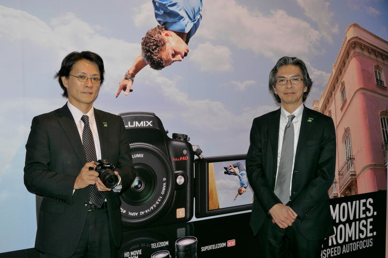 <b>パナソニックAVCネットワークス社DSCビジネスユニット長の北尾一朗氏と、DSCビジネスユニット企画・一眼レフ事業担当総括部長の房忍氏</b>