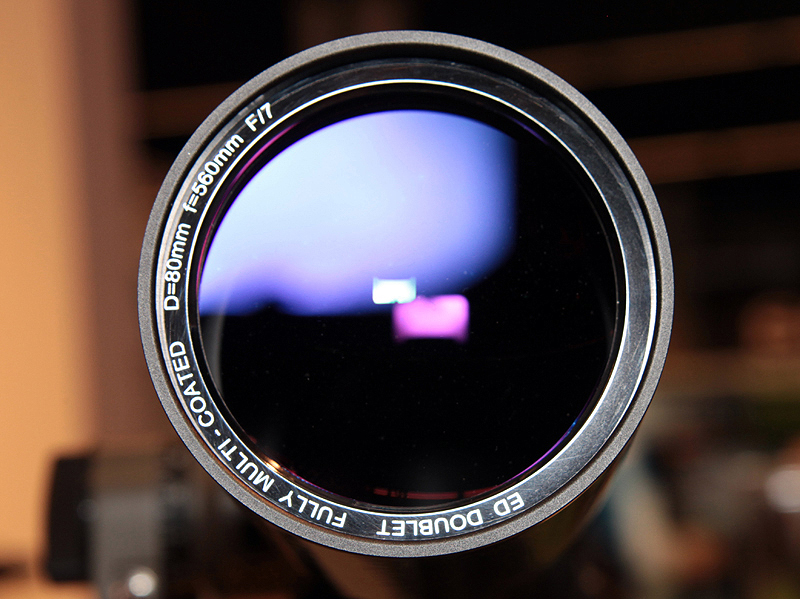 <b>560mm F7の超望遠レンズ</b>