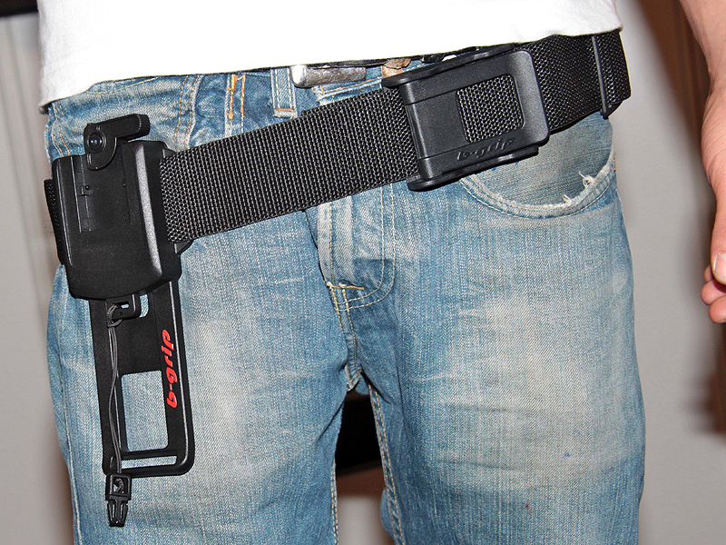 <b>ベース部分を延長するという工夫で、太もも全体に荷重がかかり安定するという</b>