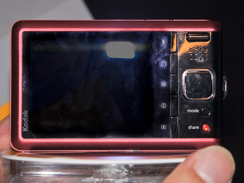 <b>薄型でスタイリッシュなデザインのM590</b>