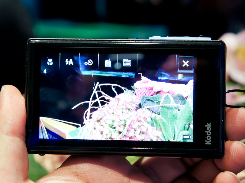 <b>指先を使ってなめらかに操作できる静電容量式タッチパネル搭載のSlice</b>