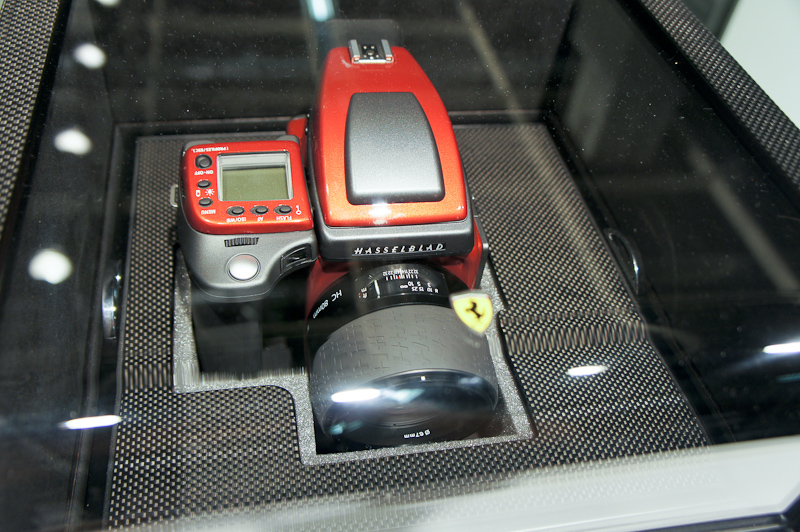 <b>赤いフェラーリモデル。こちらも注目度は高かった</b>