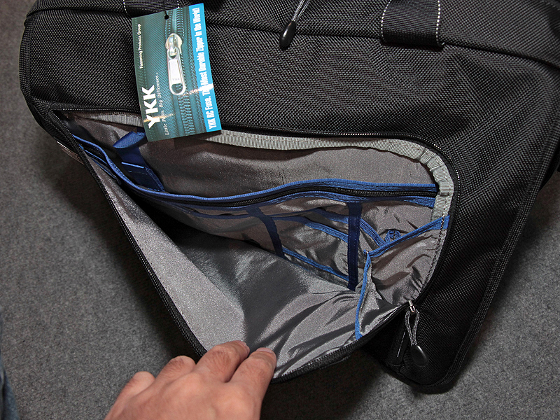 <b>最大となるアーバンディスガイズ60 V2.0のポケット部分</b>