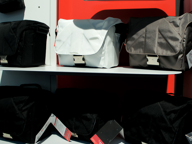 <b>コンパクトタイプのStileも参考展示</b>