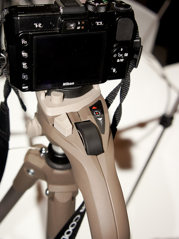 <b>手元にあるダイヤルでロック、ロック解除ができる</b>