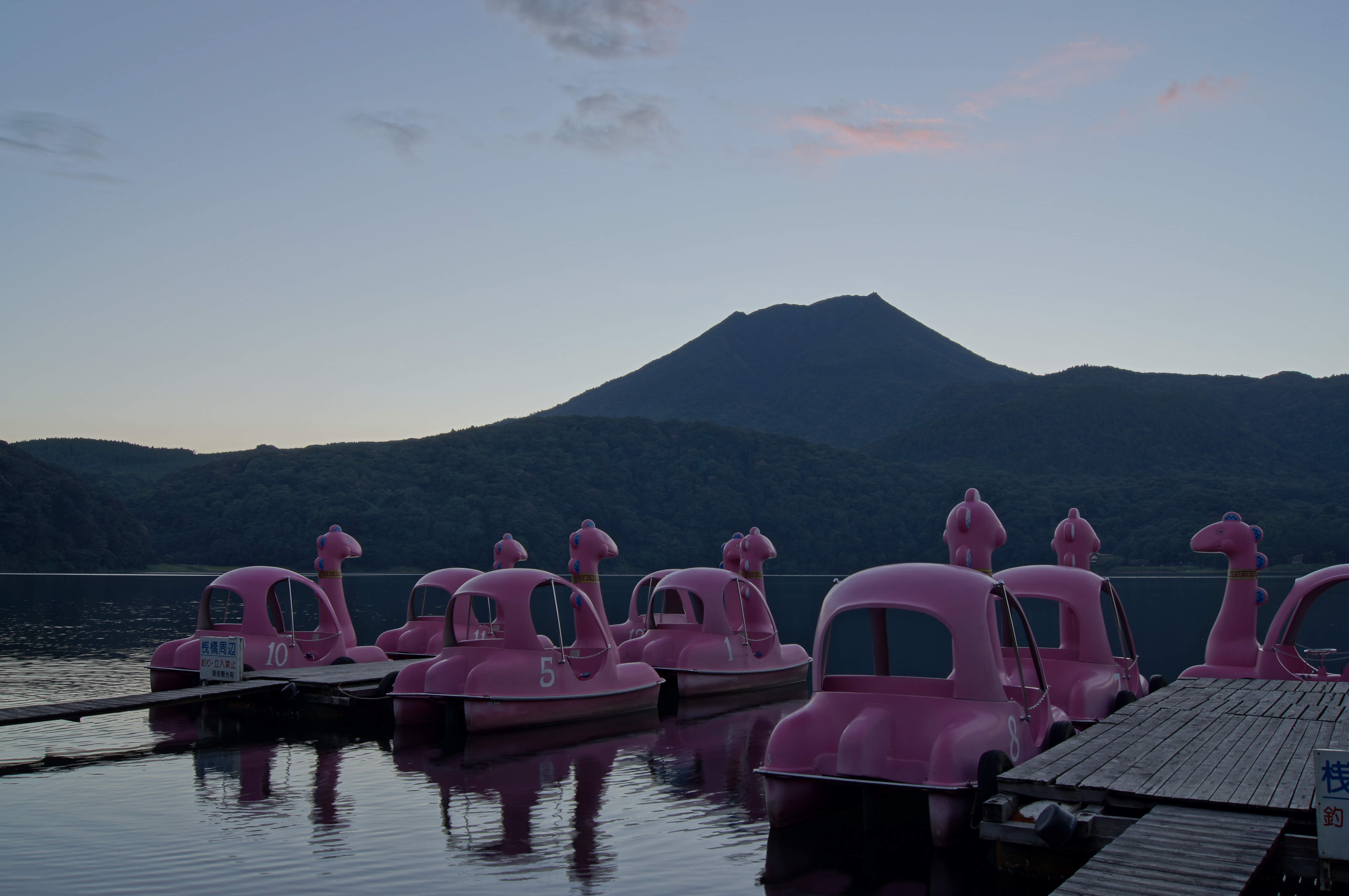 <b>オートHDR：6EV<br>α55 / DT 18-55mm F3.5-5.6 SAM / 約3.3MB / 4,912×3,264 / 1/20秒 / F8 / -0.3EV / ISO100 / WB:太陽光 / 20mm</b>