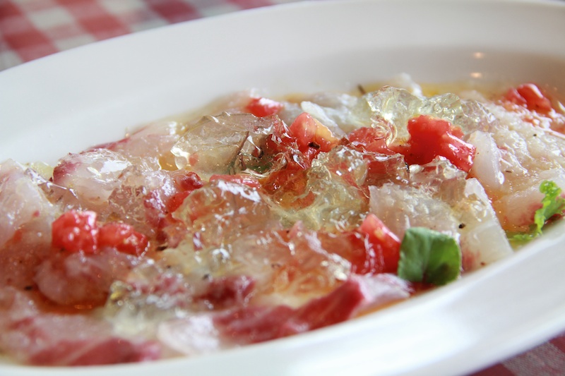 <b>EF-S 18-135mm F3.5-5.6 ISで近接撮影（800×533ピクセルにリサイズ）<br>EOS 60D / EF-S 18-135mm F3.5-5.6 IS / 800×600 / 1/50秒 / F5.6 / +0.7EV / ISO400 / WB:オート / 53mm</b>