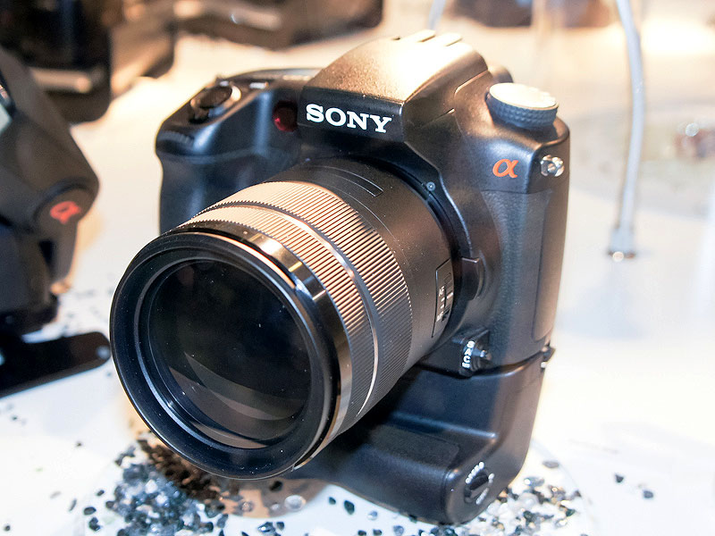 <b>フォトキナ2010のブースに展示したAマウントのアドバンストモデル</b>