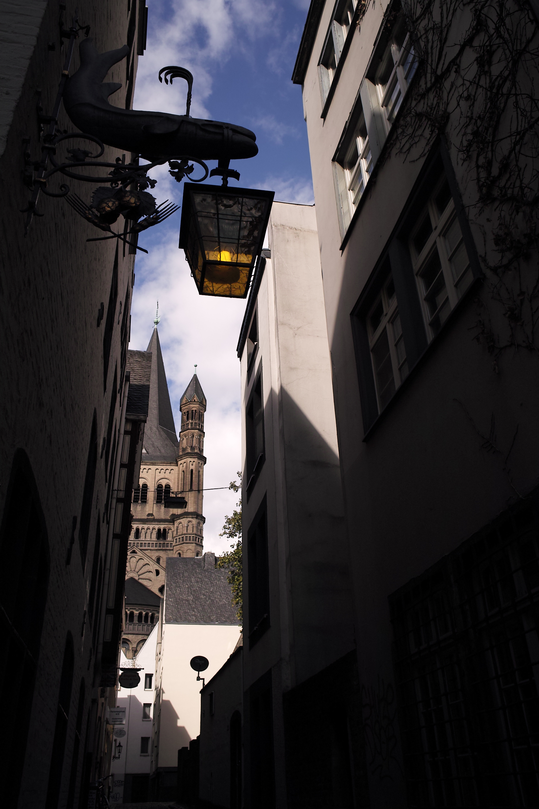 <b>DP1x / 1,760×2,640 / 1/500秒 / F5.6 / -1EV / ISO100 / 絞り優先AE / WB:オート / 16.6mm</b>