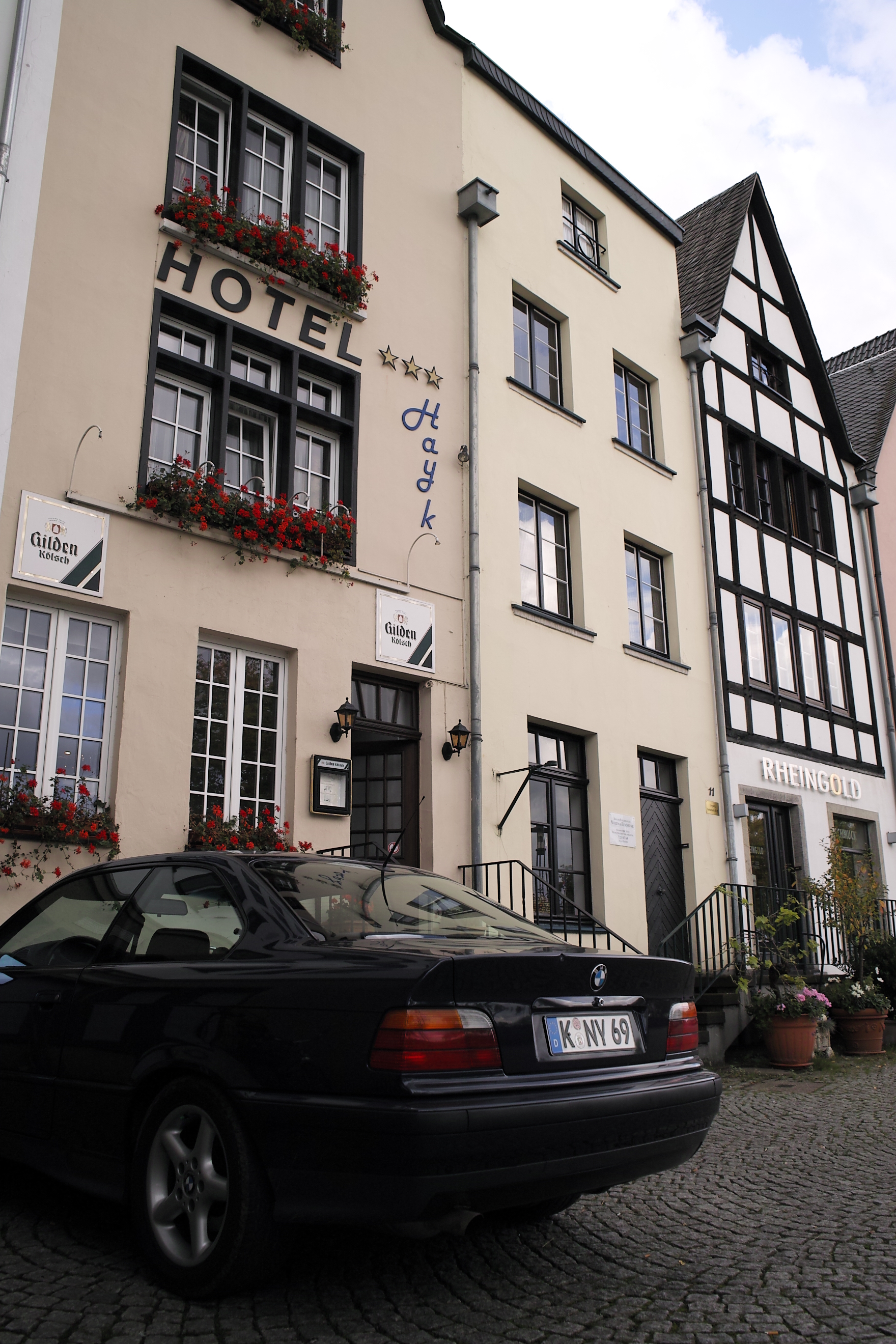 <b>DP1x / 1,760×2,640 / 1/100秒 / F5.6 / -1.3EV / ISO100 / 絞り優先AE / WB:オート / 16.6mm</b>